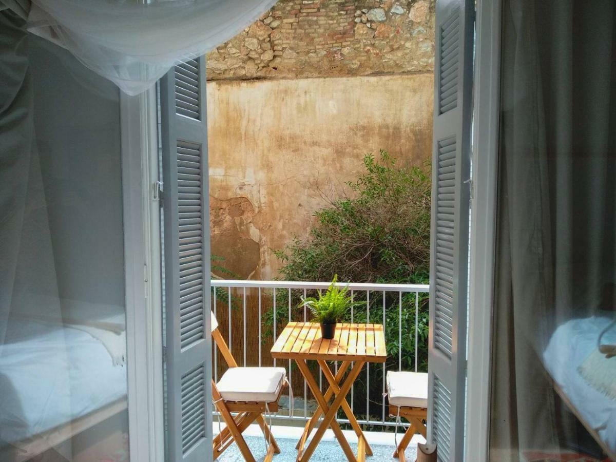 White Tundra Studio Athens Exterior photo